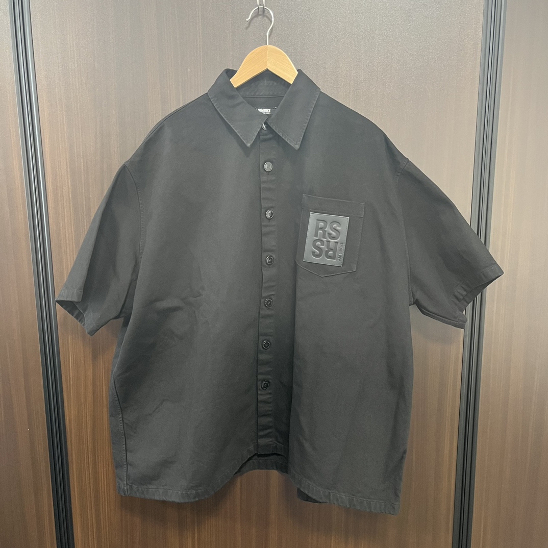 ラフシモンズの23SS Oversized short sleeved denim shirt 231-M245の買取実績です。