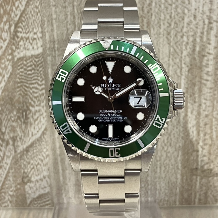ロレックスの2009年製 V番 16610LV 緑サブ グリーンベゼル サブマリーナデイト 自動巻き時計の買取実績です。