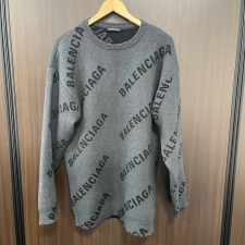 心斎橋店で、バレンシアガの2020AWの総柄ロゴニットセーターを買取しました。状態は若干の使用感がある中古品です。