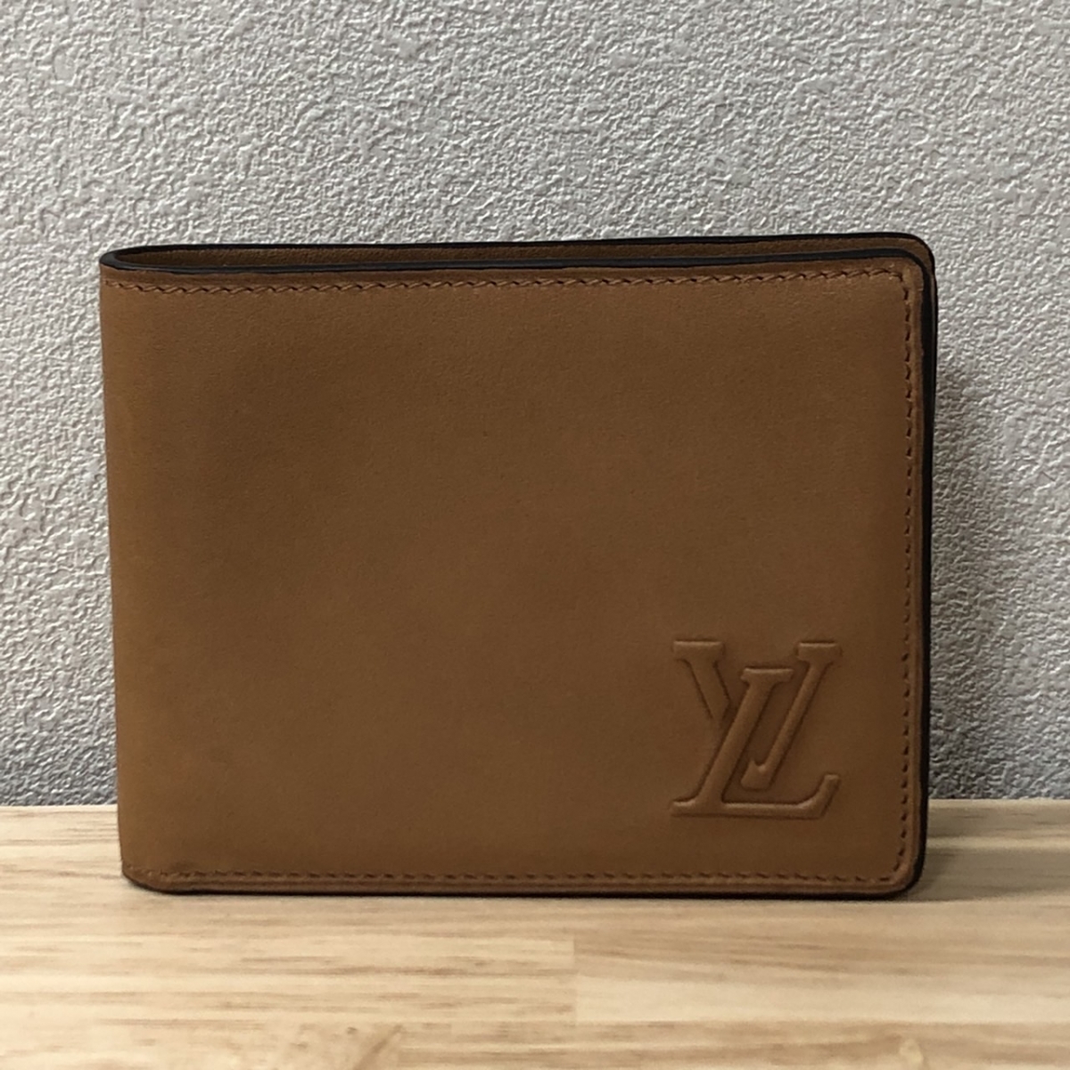LOUIS VUITTON ルイヴィトン エピ レザー二つ折り財布(正規品 LOUIS VUITTON ルイヴィトン エピ レザー二つ折り財布(正規品