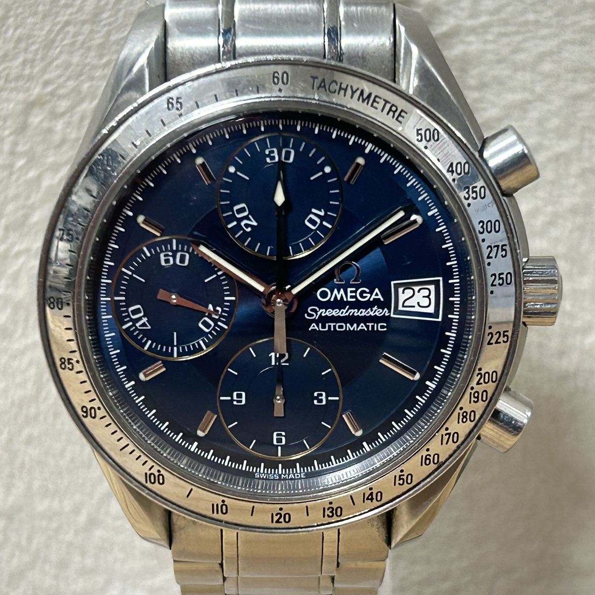 オメガの3513.80.00 スピードマスターデイト ステンレス 自動巻き腕時計の買取実績です。