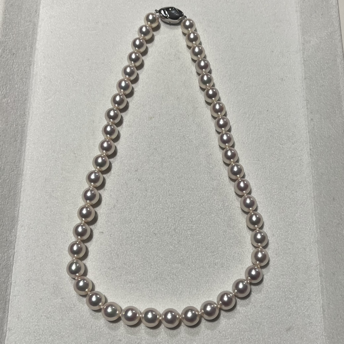 パール・真珠の925 オーロラ天女鑑定書付き・真珠科学研究所 アコヤ真珠 9mmパールネックレス 44粒の買取実績です。