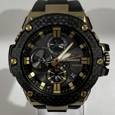 浜松入野店で、G-SHOCKの35周年記念モデル、ゴールドトルネード、GST-B100TFB-1AJRを買取ました。状態は綺麗な状態の中古美品です。