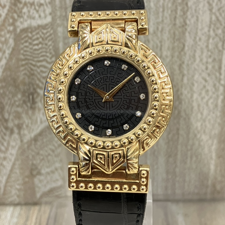 ヴェルサーチェの750 12Pダイヤインデックス クオーツ腕時計の買取実績です。