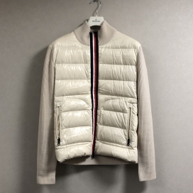 モンクレールの2020年製 マグリアトリコットカーディガン・MAGLIONE TRICOT CARDIGAN ダウン切り替えニットジャケットの買取実績です。