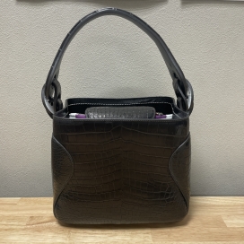 チビナイルのブラック マットクロコダイル ワンハンドルバッグ タッセル ワニチャーム＆タッセルチャーム付属の買取実績です。