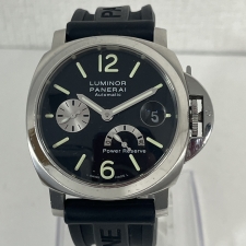 心斎橋店でパネライのパワーリザーブとスモールセコンド付きの自動巻き時計のルミノール（PAM00125）を買取しました。状態は若干の使用感がある中古品です。