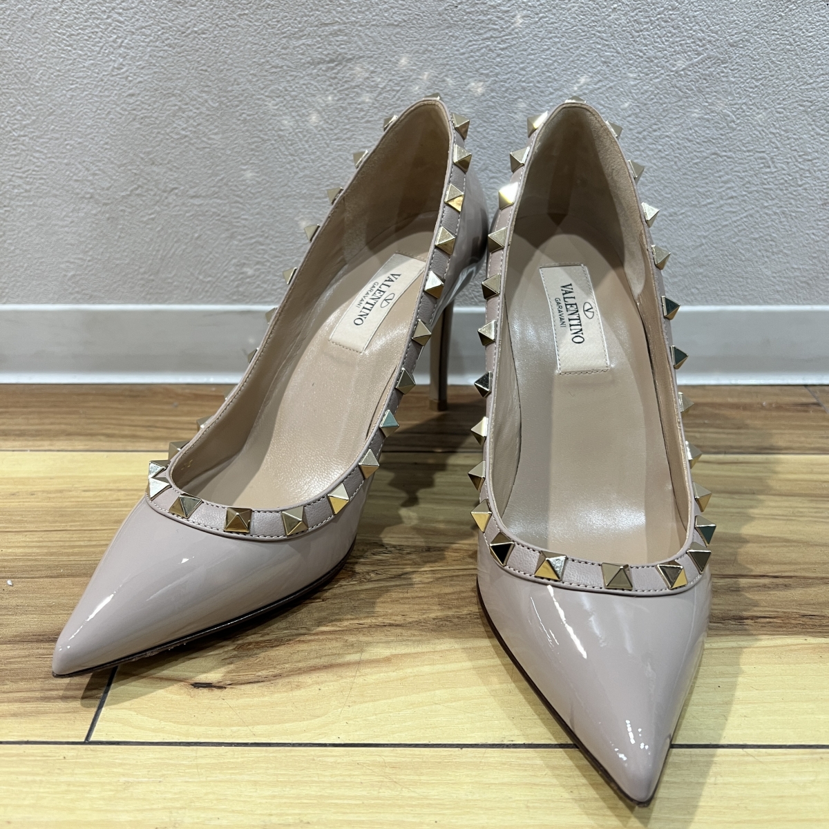 最終お値下げ❗️ ヴァレンティノ スタッズ パンプス 定番