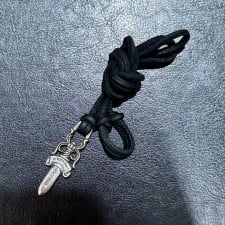 渋谷でクロムハーツを買取。ダガーチャームのネックレスを買取ました。状態は綺麗な状態の中古美品です。