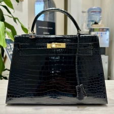 渋谷店で、ポロサスのを使用したエルメスの人気ハンドバッグ、ケリー32cmを買取ました。状態は綺麗な状態の中古美品です。
