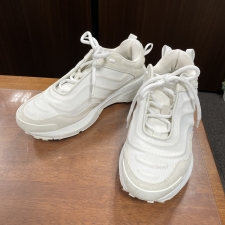 ジバンシィ ホワイト GIV 1 LIGHT RUNNER スニーカー 買取実績です。