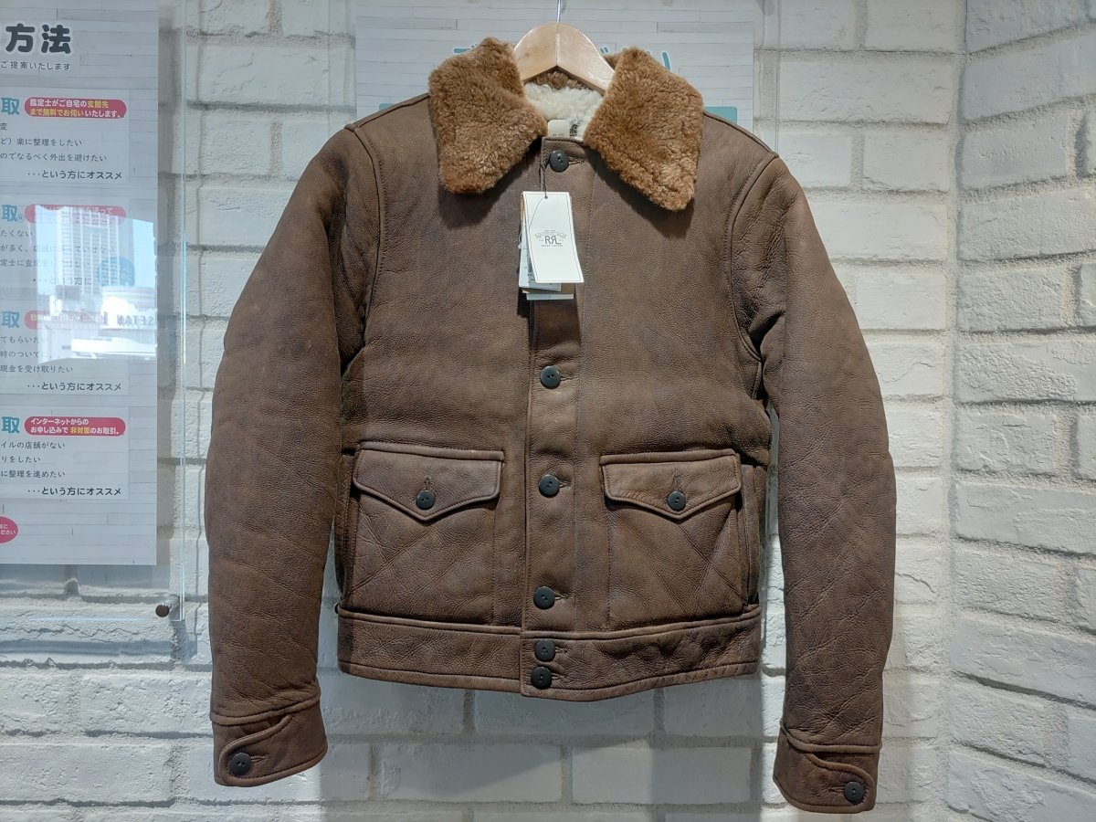 新宿店で、ダブルアールエルの限定コレクションのシアリングムートン