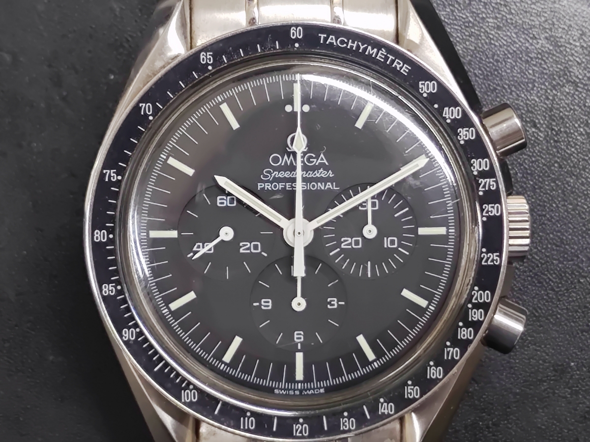 オメガの3570.50 スピードマスタープロフェッショナル 手巻き 腕時計の買取実績です。