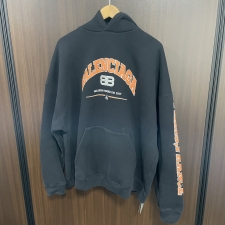 バレンシアガ 22SS 674986 TLVJ2 ブラック BBロゴフーディ 買取実績です。