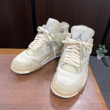ナイキ CV9388-100 Off-White × Nike WMNS Air Jordan 4 SP Sail 24.5cm 買取実績です。