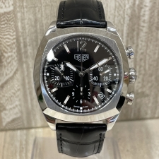 銀座本店で、タグホイヤーのSSケース・レザーベルトのモンツァクロノグラフ自動巻き時計/CR2110を買取ました。状態は若干の使用感がある中古品です。