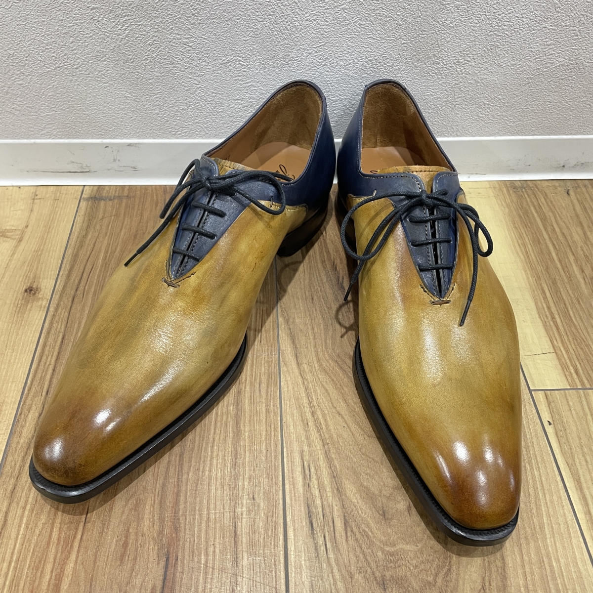 浜松入野店で、フランチェスコベニーニョのホールカットコンビネーションシューズのSOUL1、2291を買取ました。 買取価格・実績 2024年4月23日公開情報｜ブランド買取の【エコスタイル】 ベルルッティ レザーシューズ 革靴 5 1/2ダークレッドブラウン