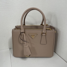 プラダ グレージュ ガレリア ミディアム 2WAYバッグ 1BA896 買取実績です。