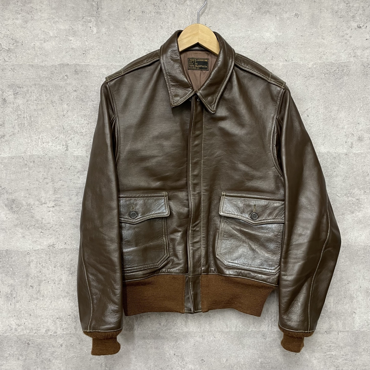 銀座本店で、トイズマッコイのホースハイド製、AN-J-3フライト