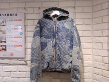 ルイヴィトン 22SS NIGOコラボ モノグラムパッチワーク フーディデニムブルゾン 買取実績です。