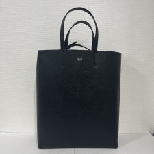 セリーヌ ブラック 2WAYトートバッグ バーティカルカバ スモール 189813 買取実績です。