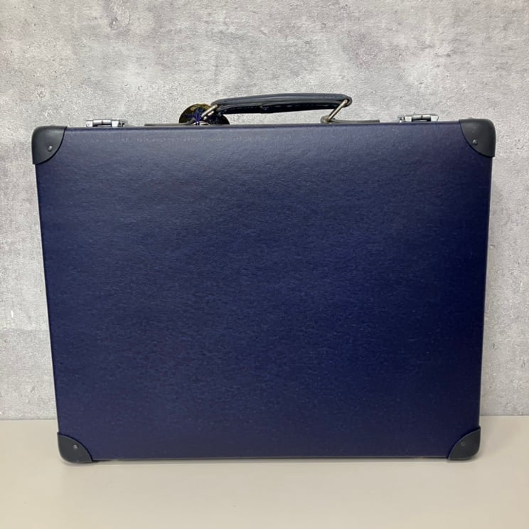 GLOBE-TROTTER グローブトロッター ドキュメントケース 廃盤品 GLOBE-TROTTER☆ドキュメントケース☆廃盤品☆iPad 等☆