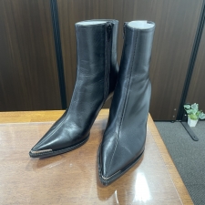 セリーヌ メタルトゥ ベルヌイユ アンクルブーツ 買取実績です。