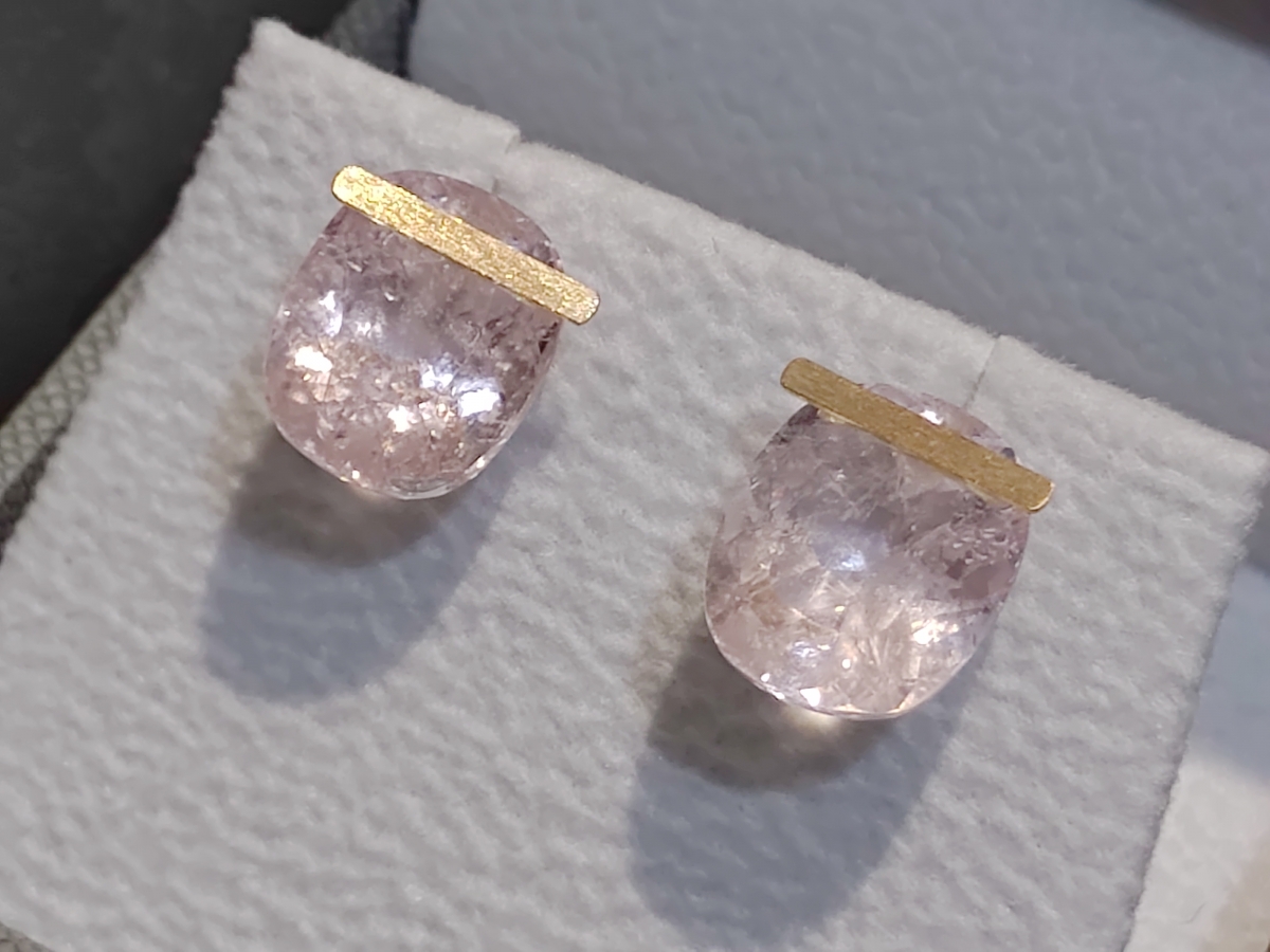 モナカジュエリー_モーブカラーが美しい石ピアス モナカジュエリー_モーブカラーが美しい石ピアス