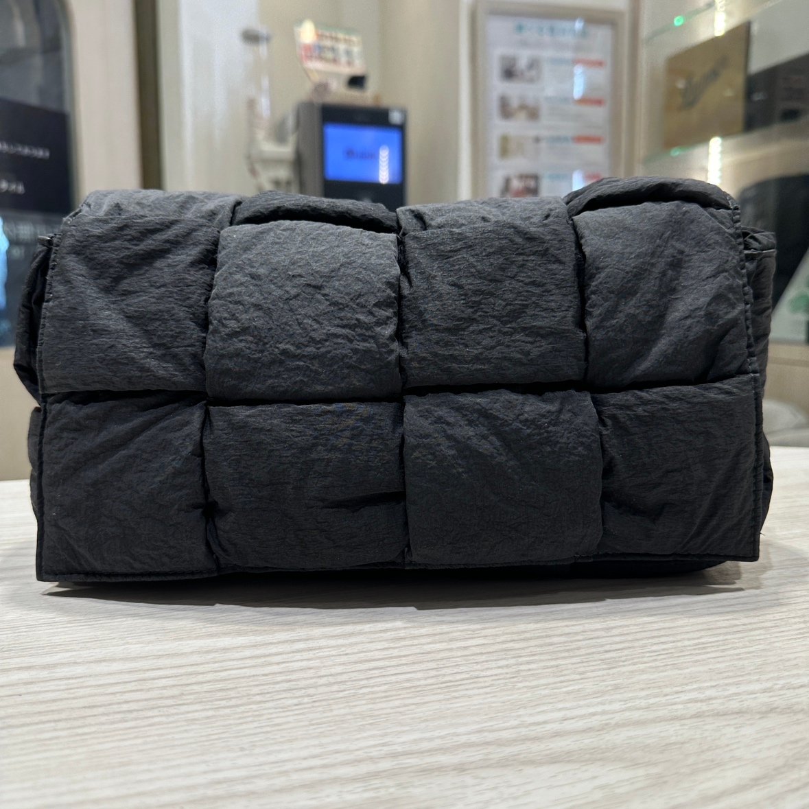 【新品同様】BottegatVeneta ボッテガヴェネタパテッドテックカセット 極美品ボッテガ BOTTEGA パデッド カセット パデッドカセット