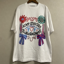 アクネのホワイト オーバーサイズ ロゴTシャツ FN-MN-TSHI000474の買取実績です。