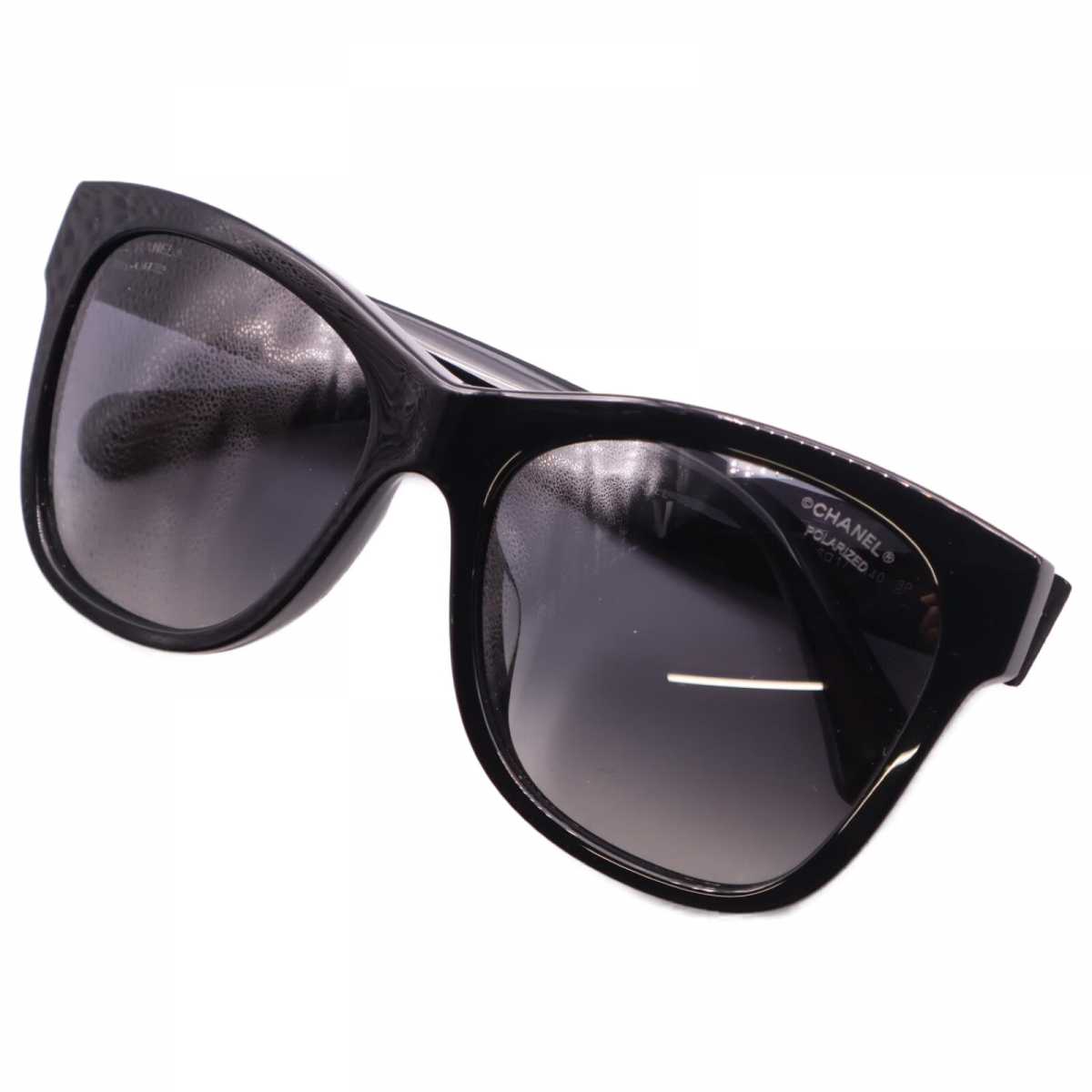 シャネルを新宿で買取。ブラックのスクエアサングラス、5380-Aを買取