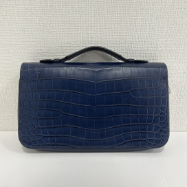 ルイヴィトンの19年製 ネイビー クロコダイルマット ジッピーXLの買取実績です。