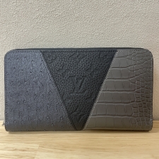 神戸三宮でルイヴィトンを買取。クロコダイルとオーストリッチ、モノグラムアンプラントのジッピーオーガナイザーを買取しました。状態は綺麗な状態の中古美品です。