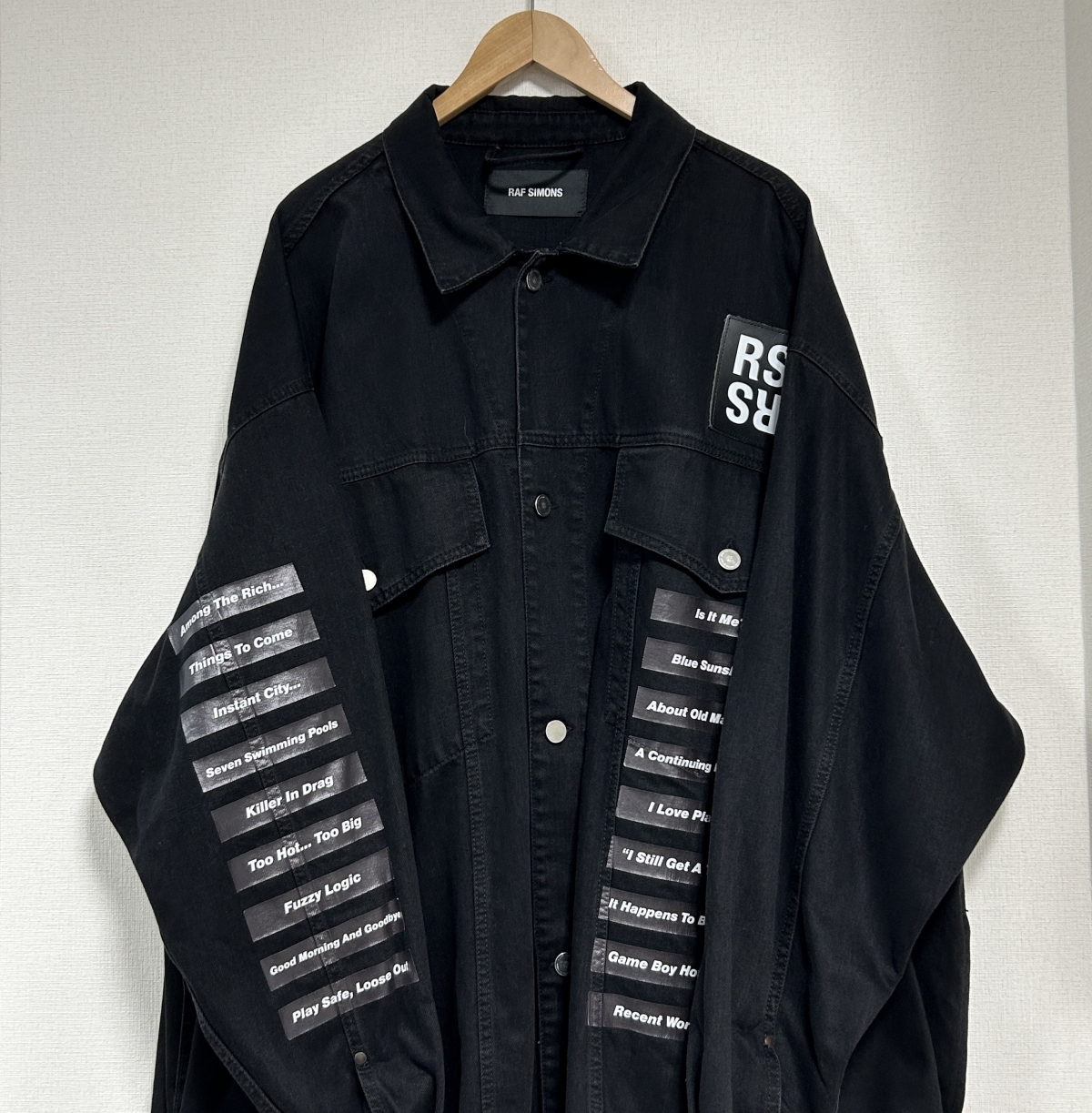 心斎橋でラフシモンズを買取。2018SS権力と美学オーバーサイズ