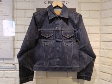 新宿でダブルアールエルを買取。USA製のサードタイプのデニムジャケット、0151RB02を買取しました。状態は綺麗な状態の中古美品です。