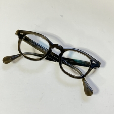 ジュリアスタートオプティカルを心斎橋で買取。2024年の新色のOLIVE GREEN SASAのAR、復刻ARNELのPL-001SPを買取ました。状態は未使用に近い試着程度の品です。