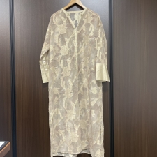 エボニー ベージュ系　アイリスカットジャガードロングシャツ ワンピース 買取実績です。