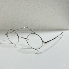 バディーオプティカルを心斎橋で買取。メタルフレームの眼鏡、a/n nudieを買取ました。状態は綺麗な状態の中古美品です。