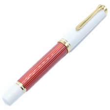 ペリカンを自由が丘で買取。スーベレーンM600のペン先14C-585の万年筆を買取ました。状態は綺麗な状態の中古美品です。