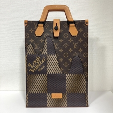 ルイヴィトン ×NIGO N40355 LVスクエアード コレクション ジャイアント ミニトート 買取実績です。