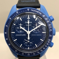 オメガを銀座で買取。スウォッチのオメガコラボのディープネイビーブルーMISSION TO NEPTUNE腕時計SO33N100を買取ました。状態は綺麗な状態の中古美品です。