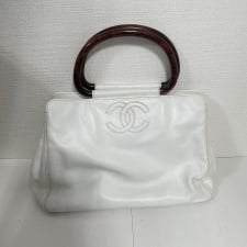 シャネル キャビアスキン ホワイト ココマーク ウッドハンドル ハンドバッグ 買取実績です。
