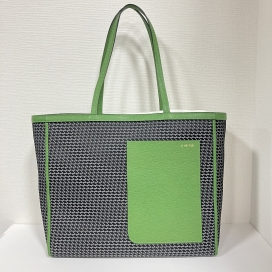 ヴァレクストラのV5B14-629-NBV2 グラスグリーン K-VAL ミディアム トートの買取実績です。
