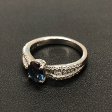 アレキサンドライト Pt900素材 アレキサンドライト1.028ct ダイヤモンド0.43ct リング 買取実績です。