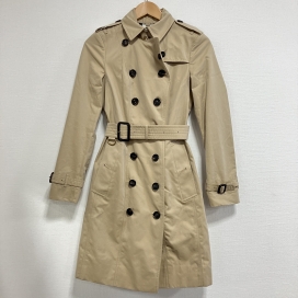 バーバリーのベージュ サンドリンガム ロング SANDRINGHAM LONG トレンチコートの買取実績です。