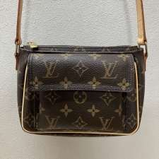 ルイヴィトンを神戸三宮で買取。05年製のM51165、モノグラムのヴィバシテPMを買取しました。状態は綺麗な状態の中古美品です。