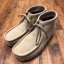クラークスを銀座で買取。ビームスコラボのWallabee Boot GTXブーツ21621 00050を買取ました。状態は綺麗な状態の中古美品です。