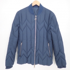 ルイヴィトンを広尾で買取。正規 18AW ブルー系 ナイロン パッカブル リバーシブルダウンジャケットを買取ました。状態は綺麗な状態の中古美品です。