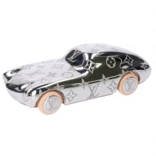 広尾でルイヴィトン買取。シルバー モノグラム プレス パピエ･VVV ミニカーを買取ました。状態は綺麗な状態の中古美品です。