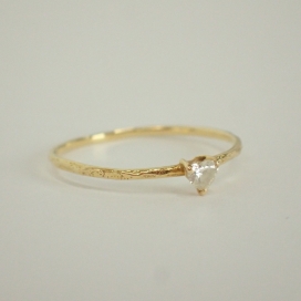 アーカーの0.04ct K18 カリーニョ ハート リングの買取実績です。